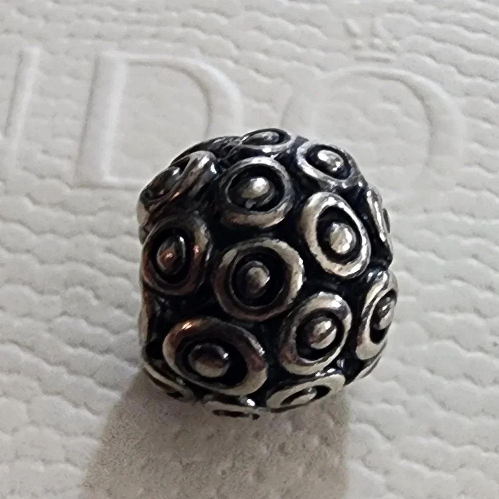 Pandora Celebration Charm - Picture 2 of 8